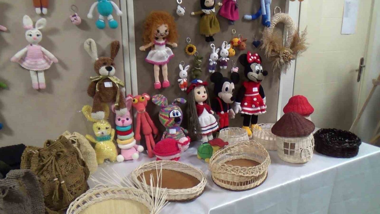 Develi Halk Eğitim Merkezi’nde sezon sonu sergisi açıldı