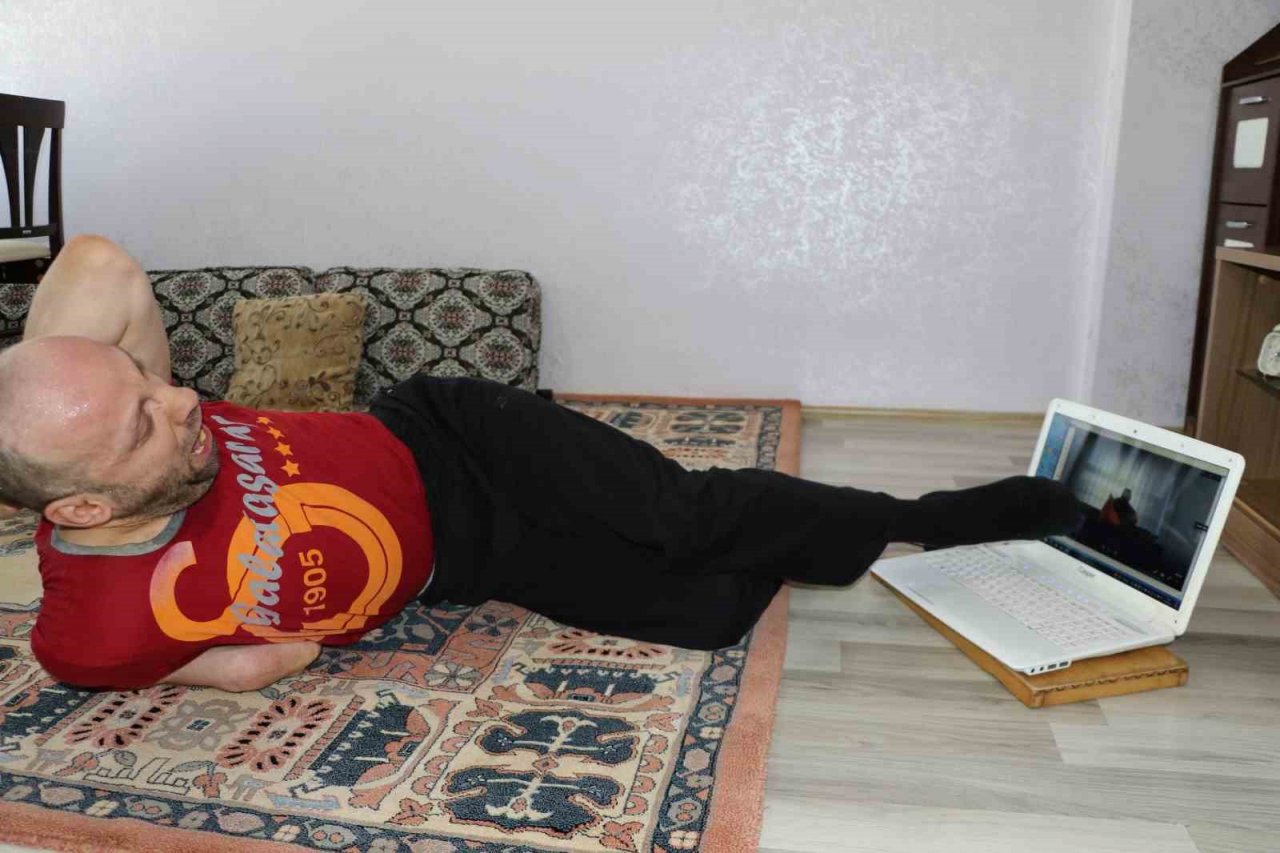 Engeli, Galatasaray aşkına engel olamadı