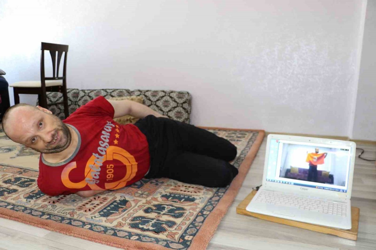 Engeli, Galatasaray aşkına engel olamadı