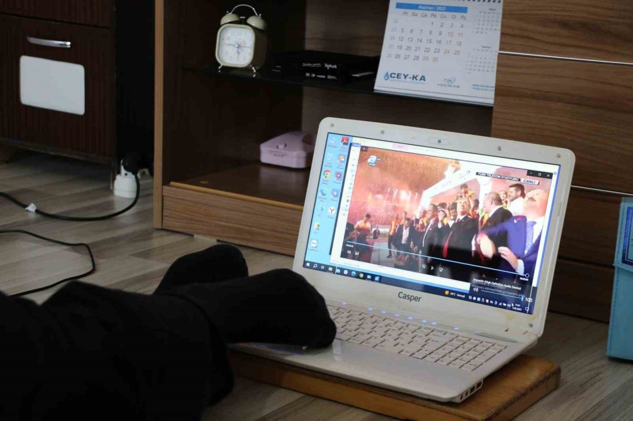 Engeli, Galatasaray aşkına engel olamadı