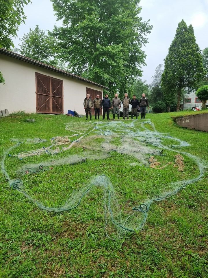 Yasağı dinlemeyip göle ağ atmışlar