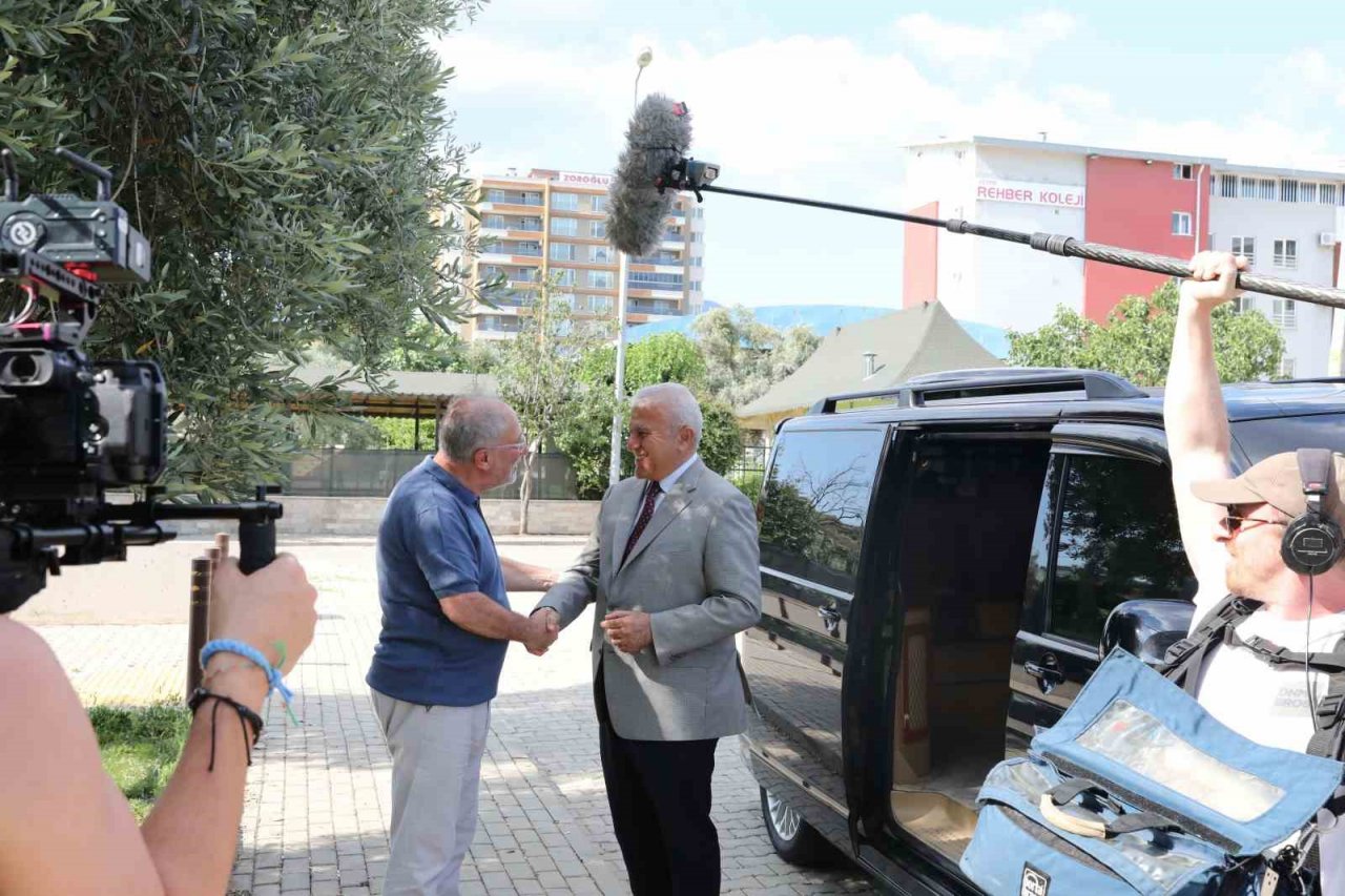 Başkan Atay ’Efeler’in Efesi’ filmi için kamera karşısına geçti