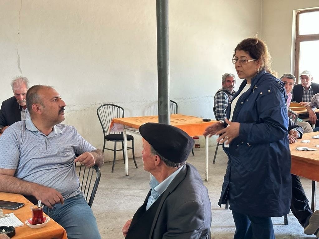 Elazığ’da yetiştiriciler keneye karşı bilgilendirildi