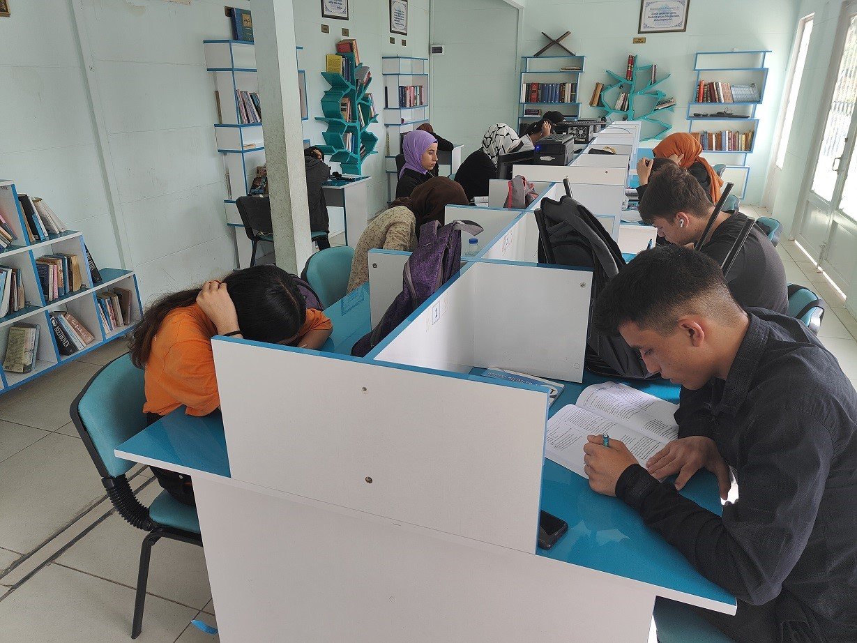 Eyyübiye’de üniversiteye hazırlanan gençlere destek sürüyor