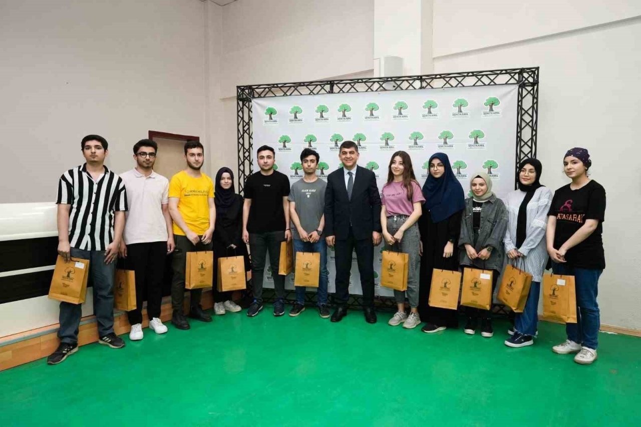 Dereceye giren öğrenciler ödüllendirildi