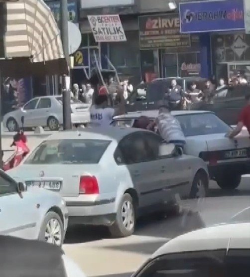 Gaziantep’te pes dedirten kavga: Sokak ortasında öldüresiye darp