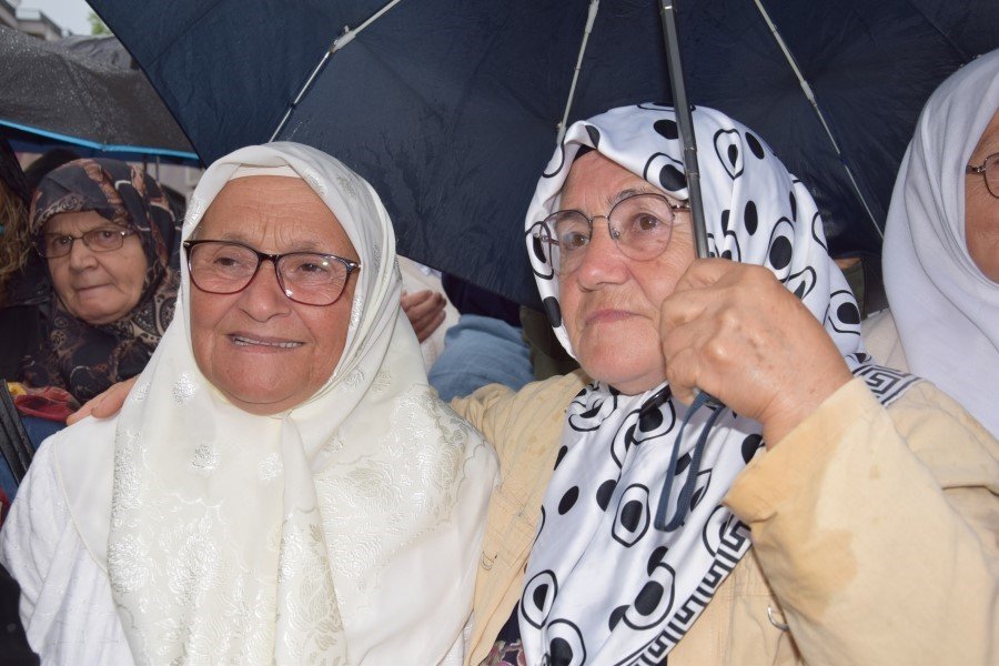 Giresun’dan 516 hacı adayı dualarla kutsal topraklara uğurlandı