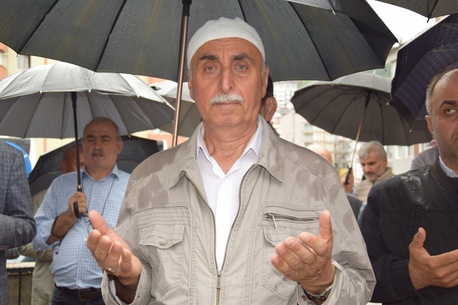 Giresun’dan 516 hacı adayı dualarla kutsal topraklara uğurlandı