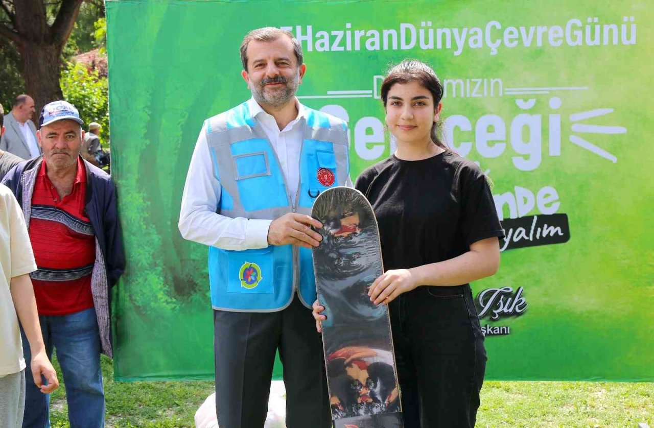 Gençler temiz çevre için yürüdü