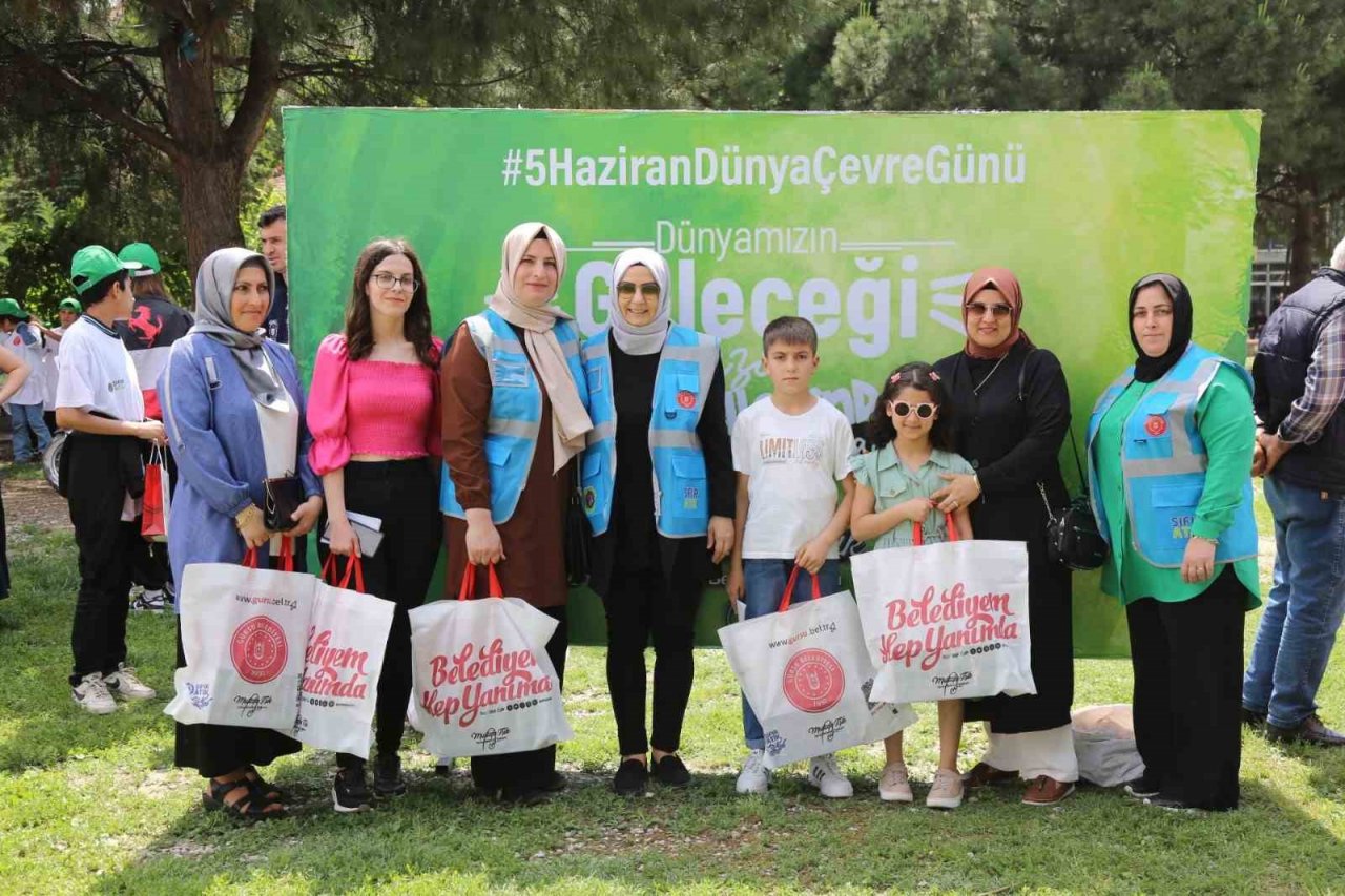 Gençler temiz çevre için yürüdü