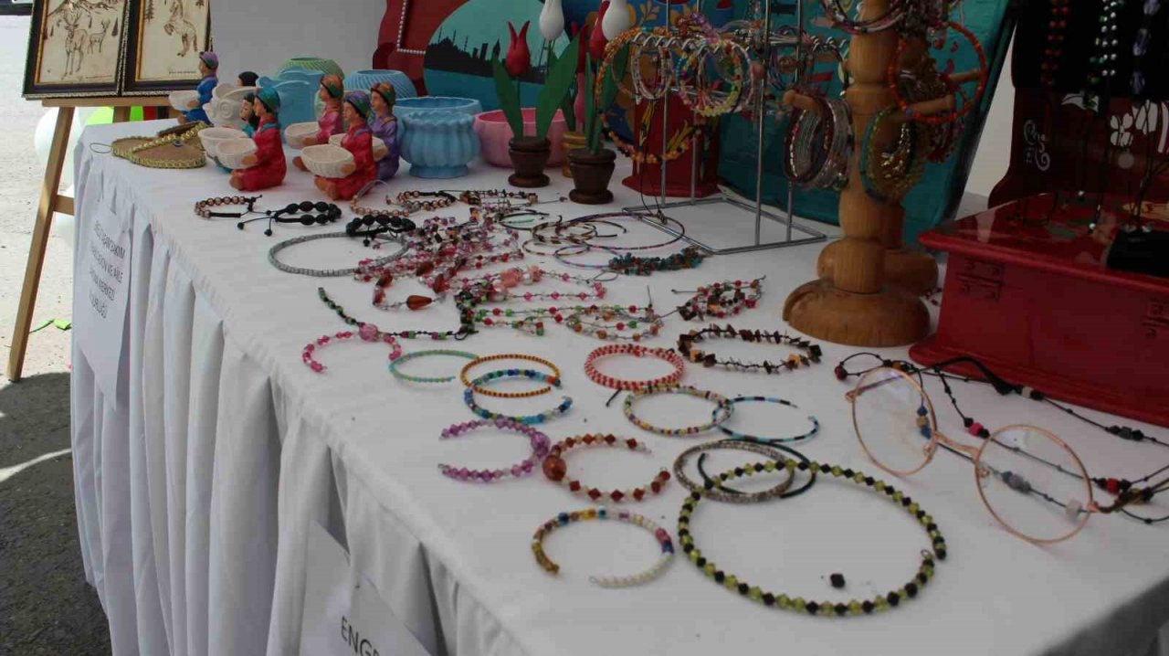 Iğdır’da özel öğrencilerden özel sergi