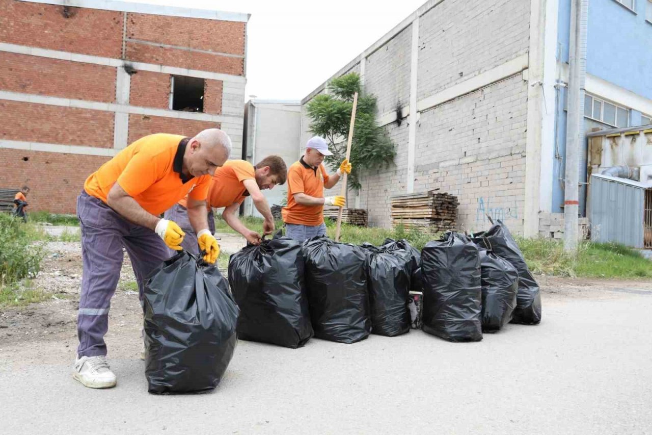 İnegöl Belediyesi Dünya Çevre Günü’nü temizlikle kutladı