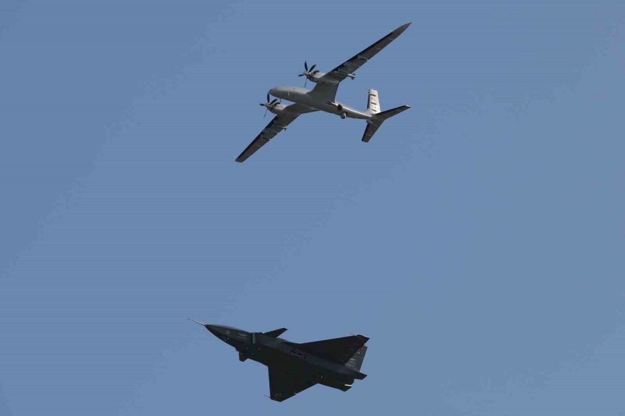 Bayraktar KIZILELMA havacılık tarihinde ilkleri başardı