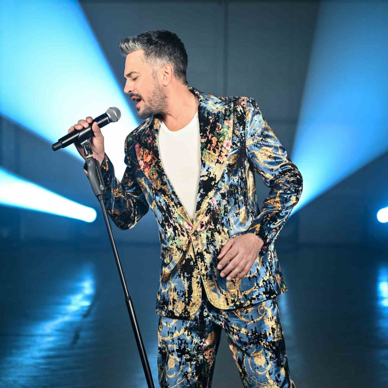 İş Sanat, ‘Cuma İş Çıkışı’yla yaza başlıyor