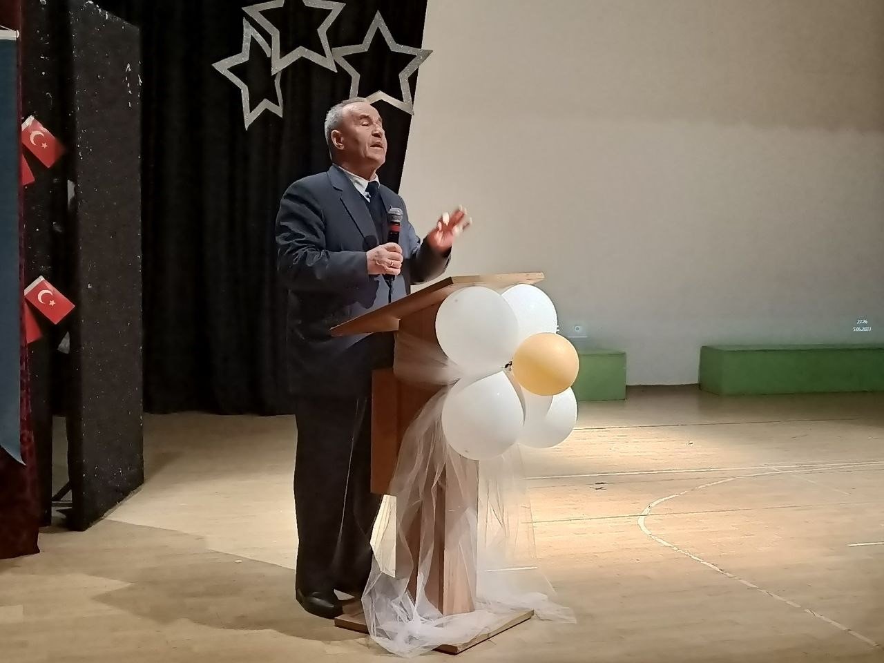 İSİAK ve İhlas Vakfı Emir Sultan Erkek Öğrenci Yurdu tarafından yıl sonu programı düzenlendi