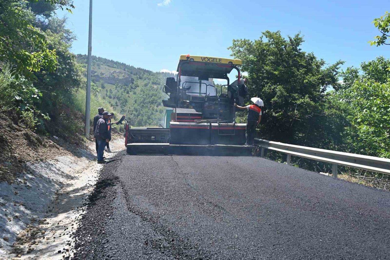 Kirazlıdere ile Andık Deresi bölgesi arasına asfalt yol