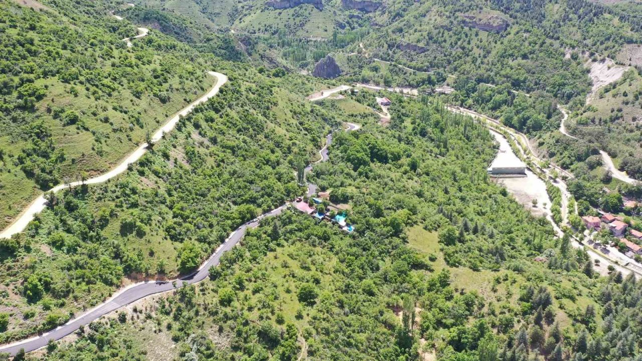 Kirazlıdere ile Andık Deresi bölgesi arasına asfalt yol