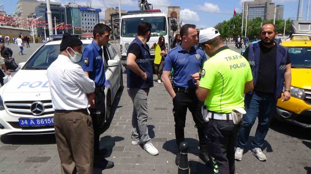 Başkasının ehliyeti ile trafiğe çıkan taksici, denetime takıldı