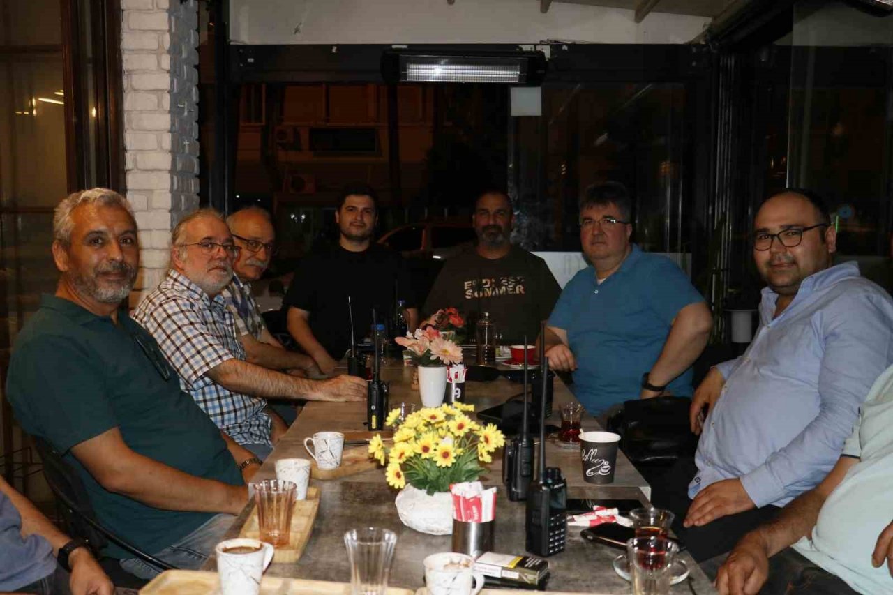 Depremde amatör telsizciler haberleşmede büyük rol oynadı