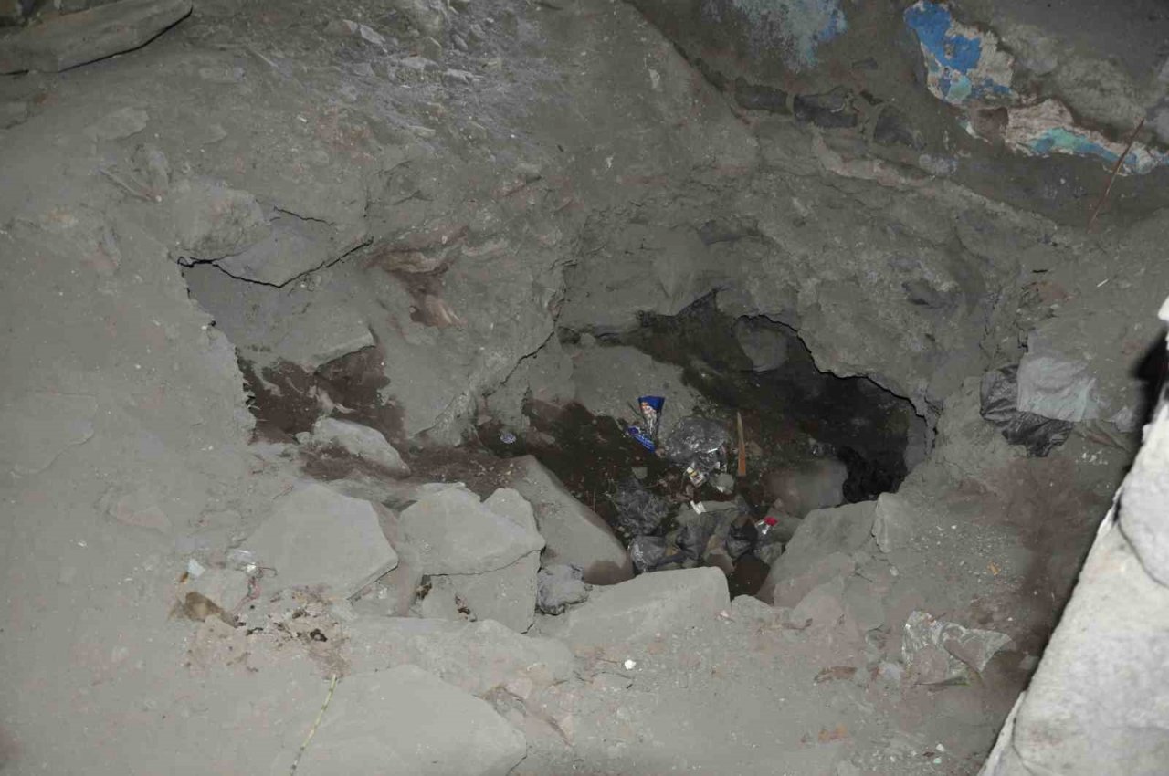 Kars’ta paşa konağı yok oluyor