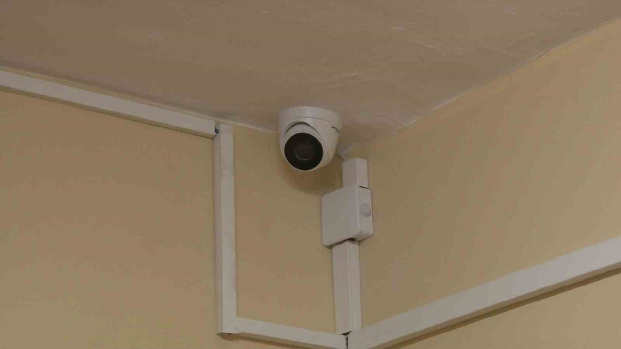 Kartal’da milyonluk vurgun: Çaldığı ürünleri personele taşıttı