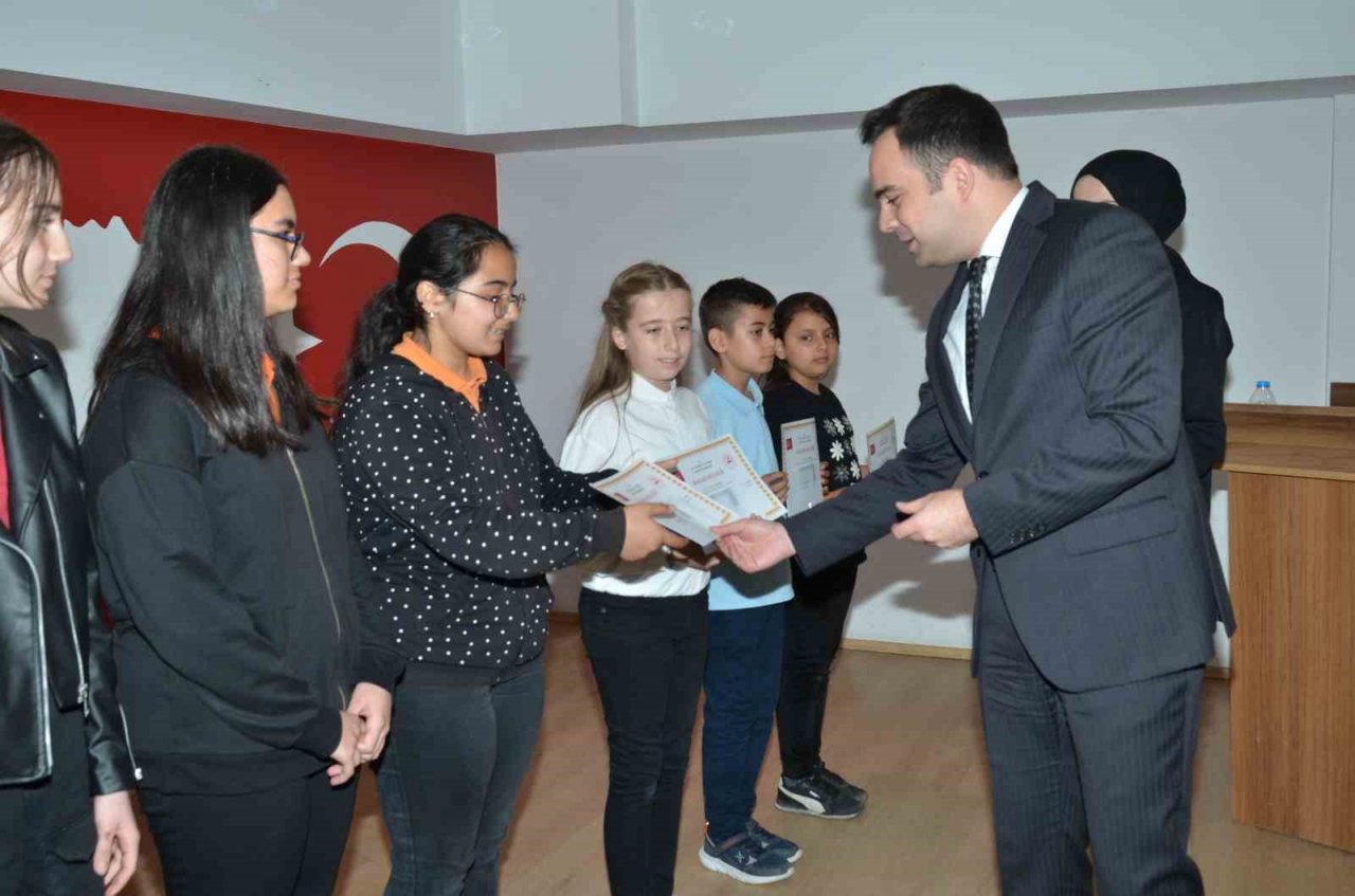 Öğrenciler ve veliler bu yarışla kitap okuma alışkanlığı kazandı