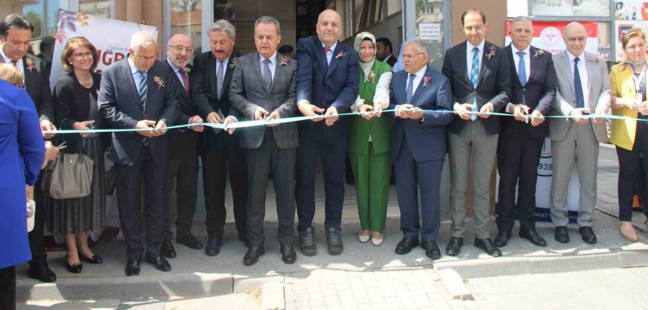 Toplum Ruh Sağlığı Merkezi’ndeki Hastalar El Emeği Göz Nuru Eserlerini Sergiledi