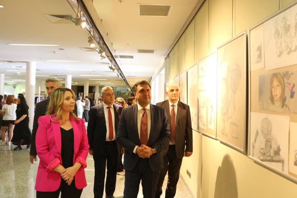 Öğrencilerden yıl sonu sanat sergisi