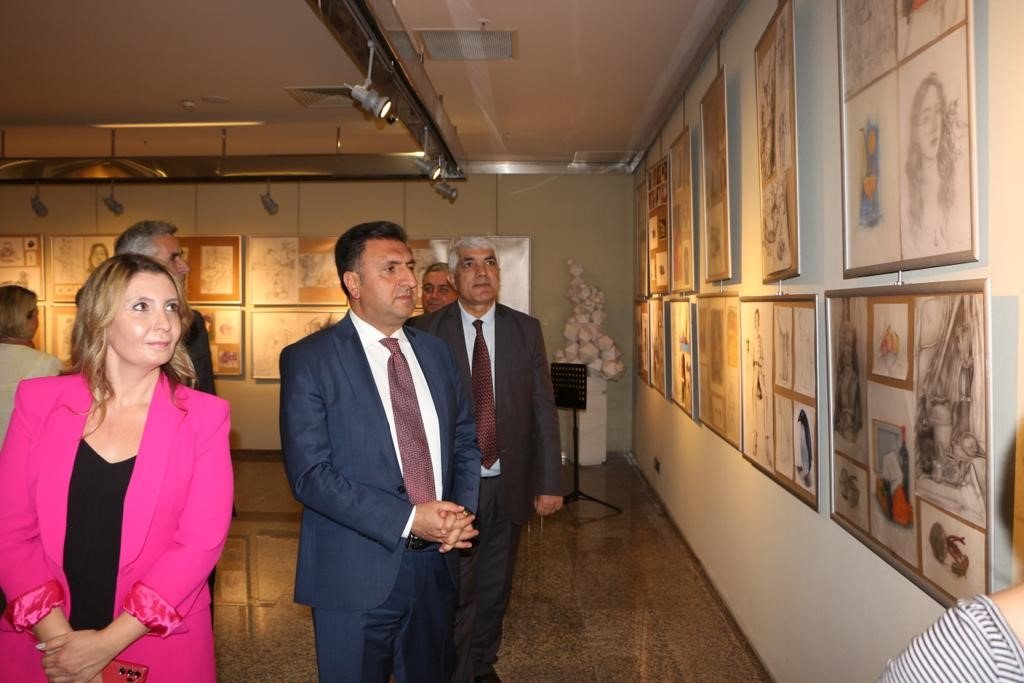 Öğrencilerden yıl sonu sanat sergisi