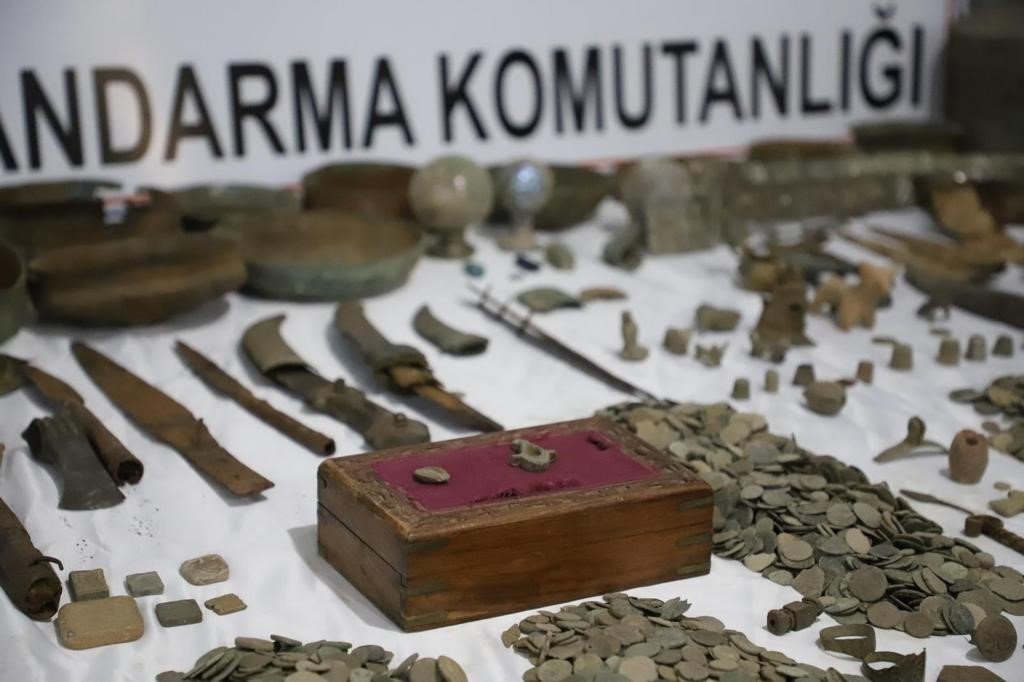 Mardin’de tarihi eser operasyonu: Yaklaşık 22 bin parça ele geçirildi