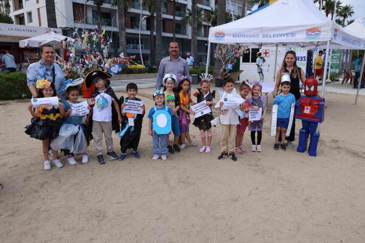 Marmaris’te çevre gününde mavi bayrak