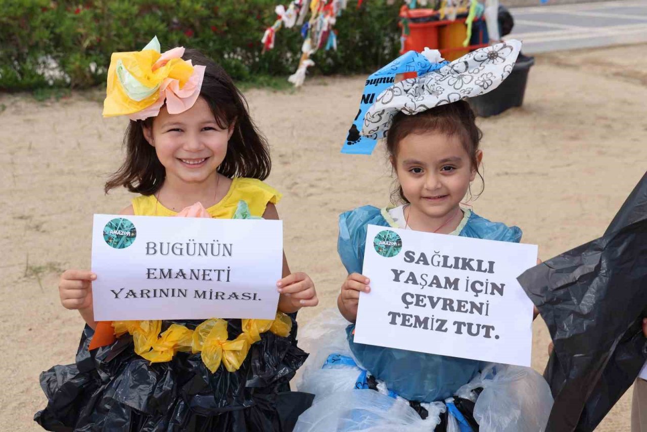 Marmaris’te çevre gününde mavi bayrak