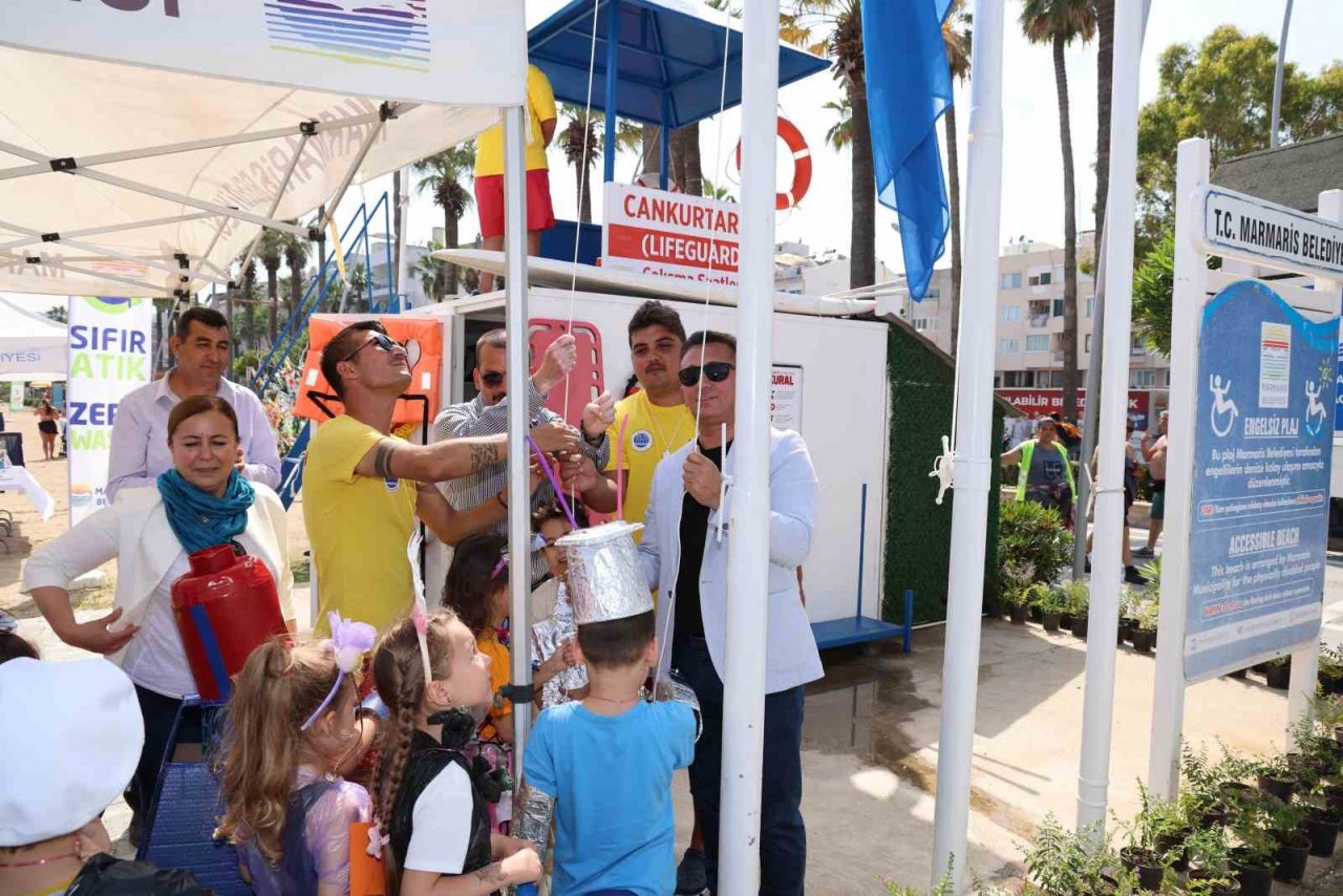 Marmaris’te çevre gününde mavi bayrak