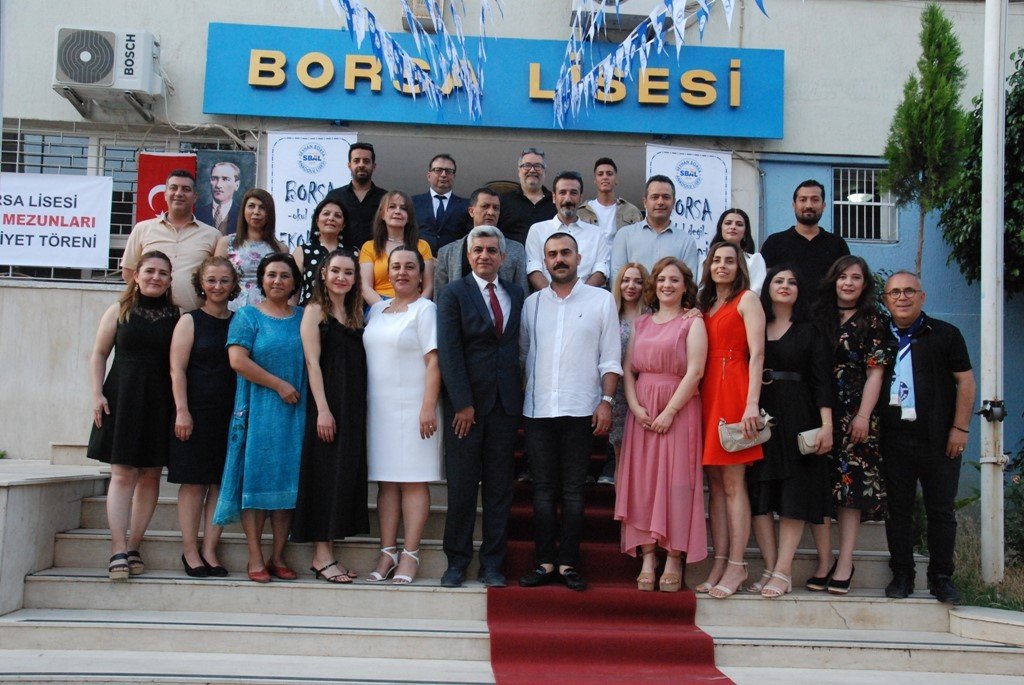 Adana Borsa Lisesi 50’inci yılında 83 mezun verdi