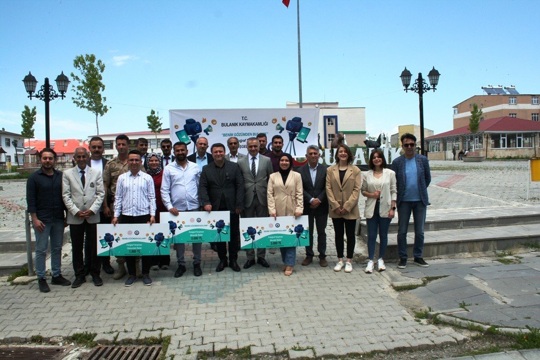 ‘Benim Gözümden Bulanık’ konulu fotoğraf sergisi açıldı