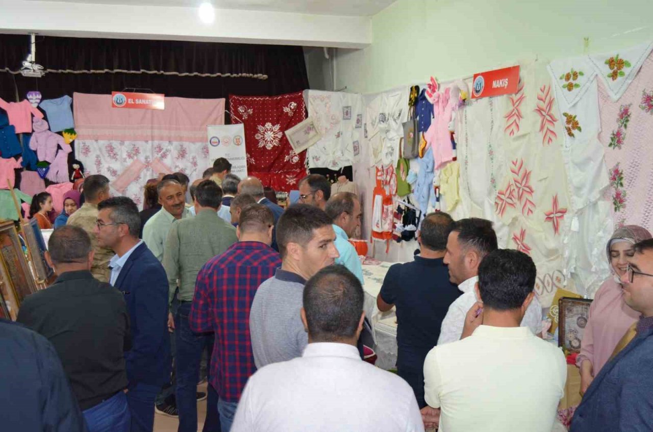 Varto’da yılsonu sergisi