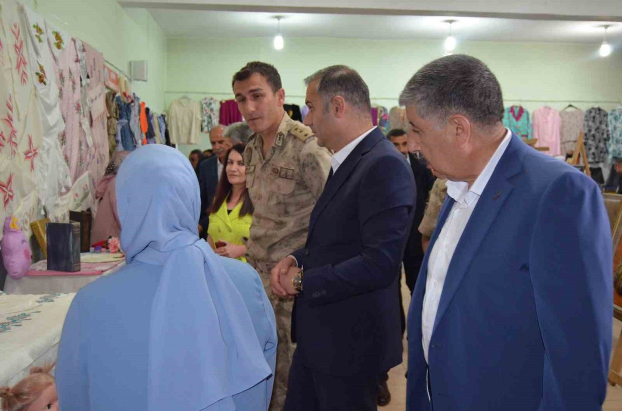 Varto’da yılsonu sergisi