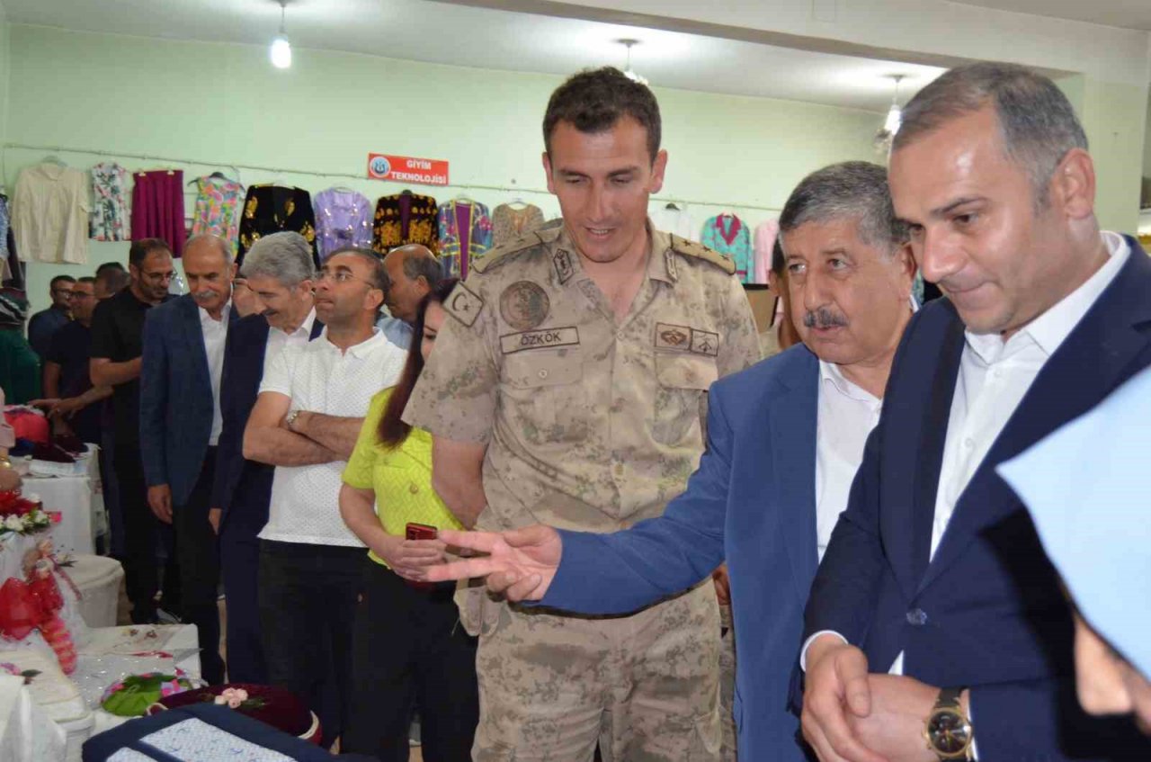 Varto’da yılsonu sergisi