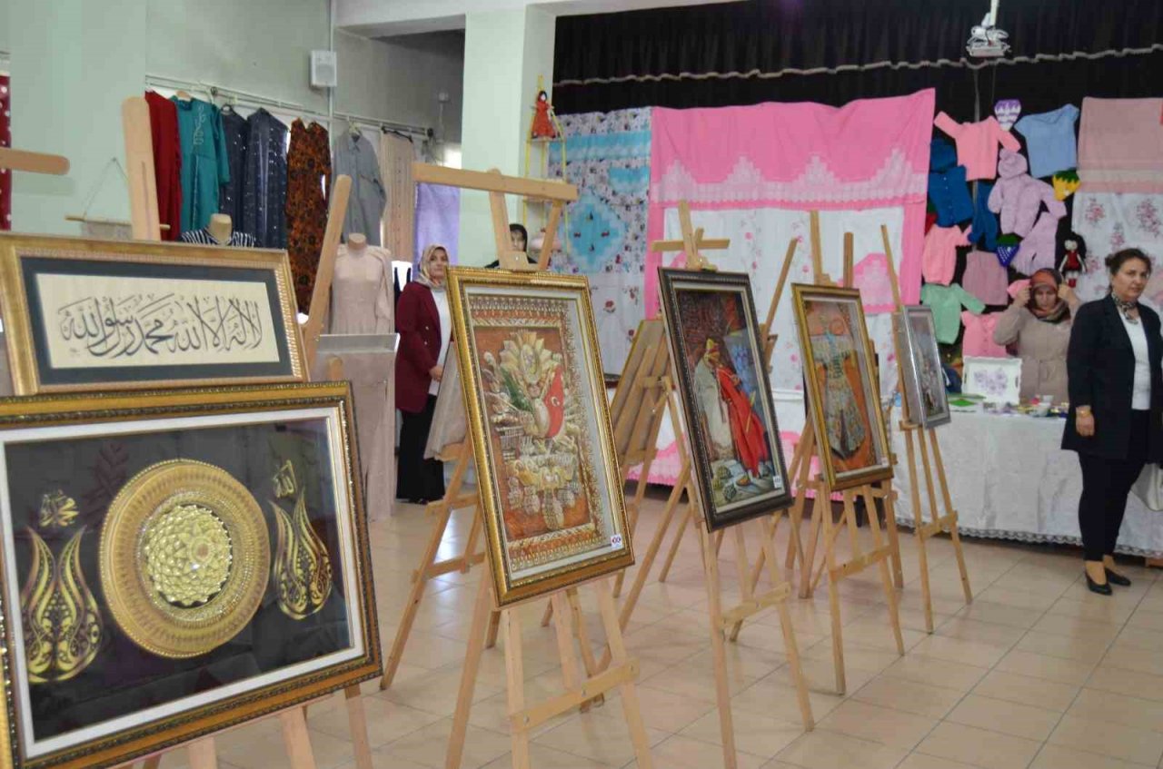 Varto’da yılsonu sergisi