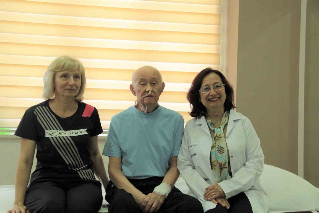 Ukraynalı 79 yaşındaki fizik profesörü hayata tekrar tutundu