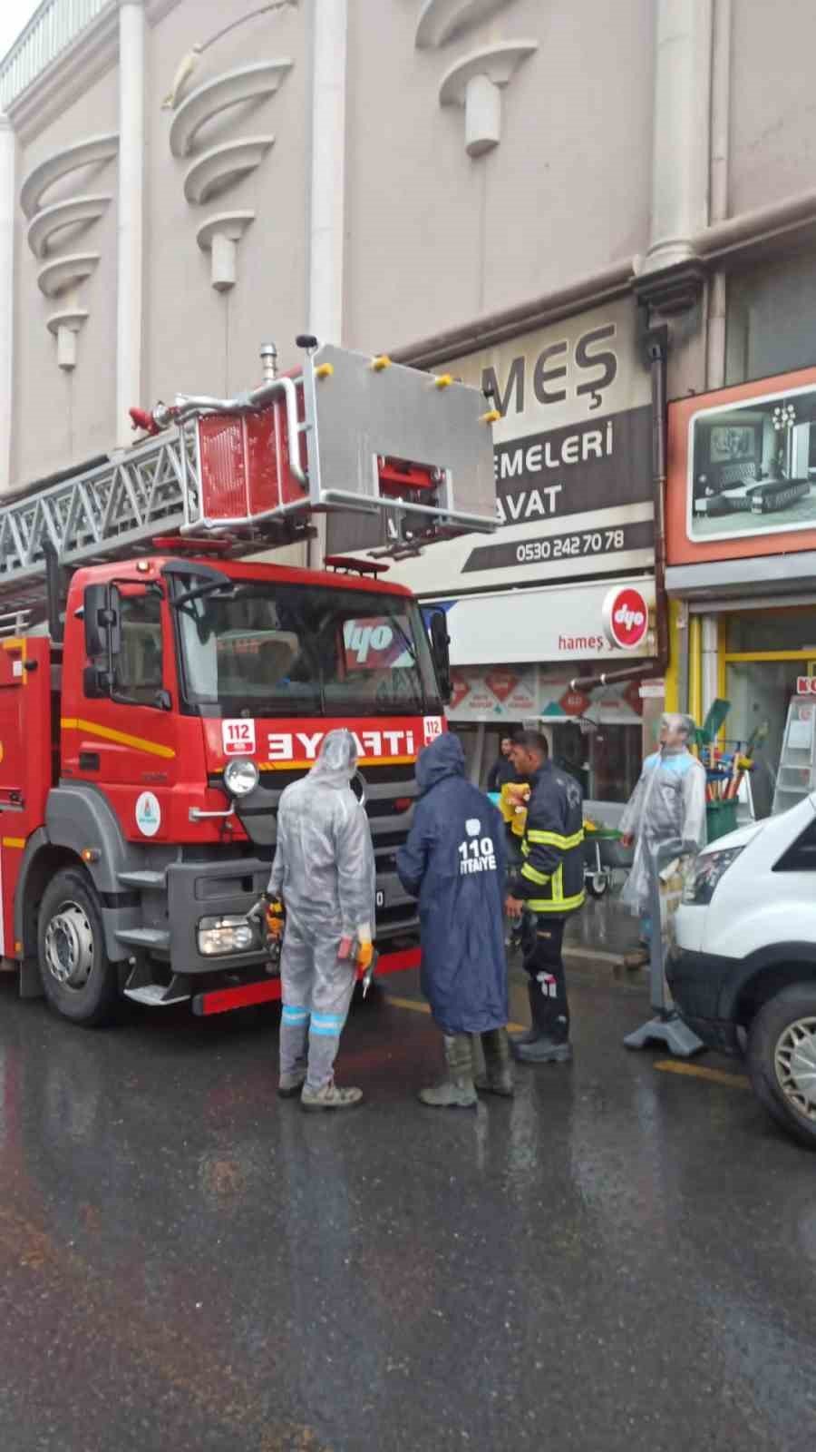 Belediye ekipleri şiddetli sağanak yağış ile birlikte teyakkuza geçti