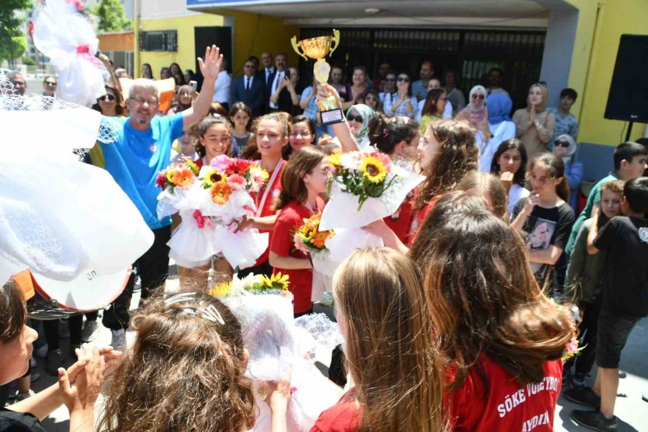Söke’de şampiyona müthiş karşılama