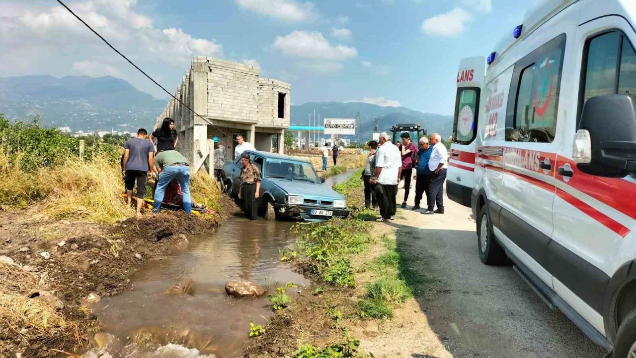 Otomobil kanala uçtu, bir kişi yaralandı