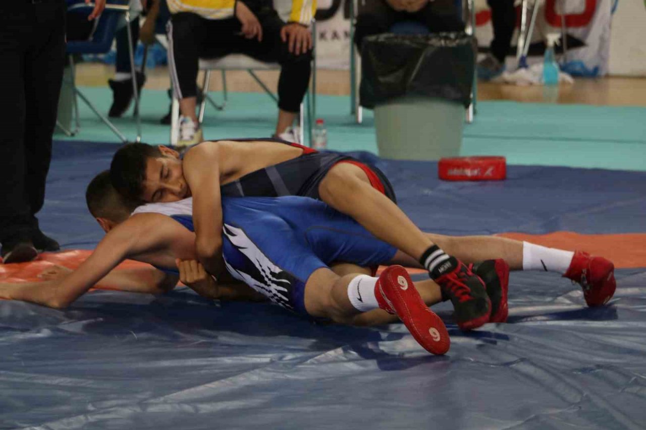 Mehmet Akif Pirim U15 Grekoromen Güreş Türkiye Şampiyonası başladı