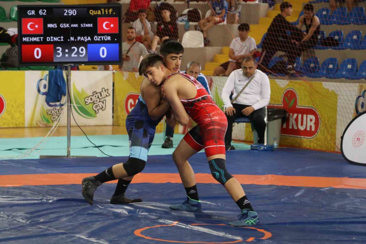 Mehmet Akif Pirim U15 Grekoromen Güreş Türkiye Şampiyonası başladı