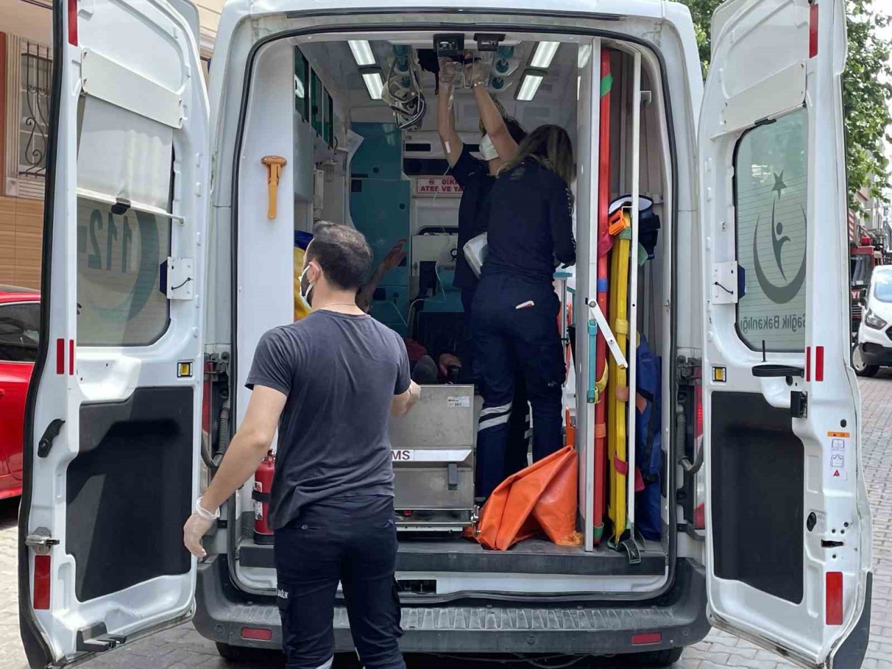 Küçükçekmece’de 5 gündür haber alınamayan 64 yaşındaki yaşlı adama köpeği sayesinde ulaşıldı