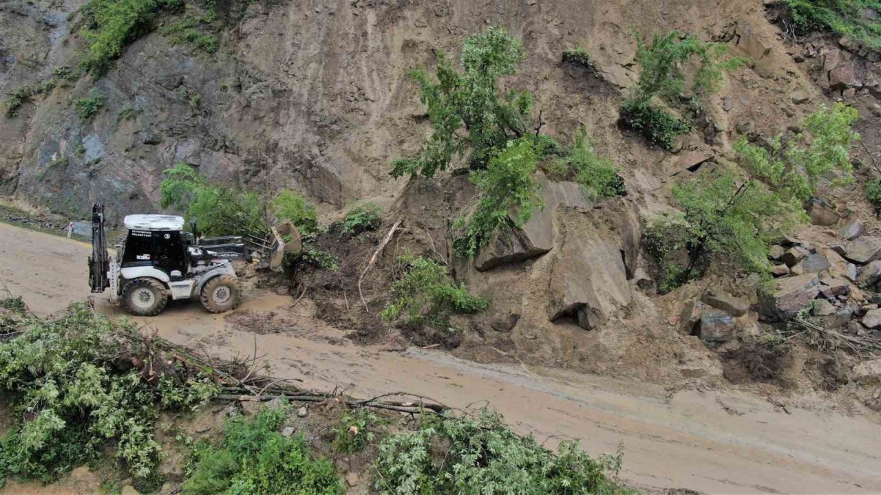 Samsun’da sel ve heyelanla mücadele