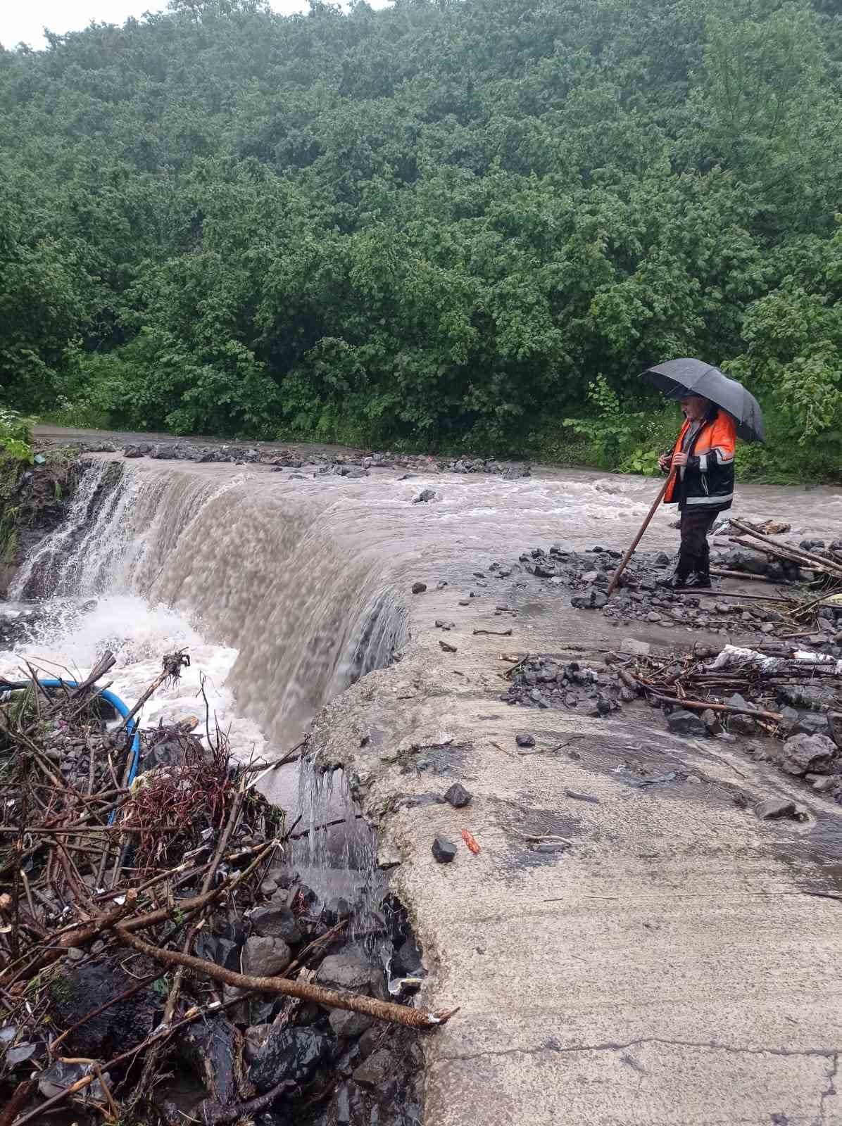 Salıpazarı’nda sağanak