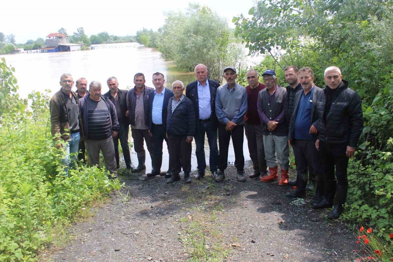 Çarşamba’yı sel aldı