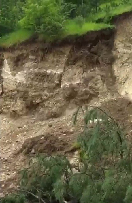 Amasya’da korkutan heyelan kamerada